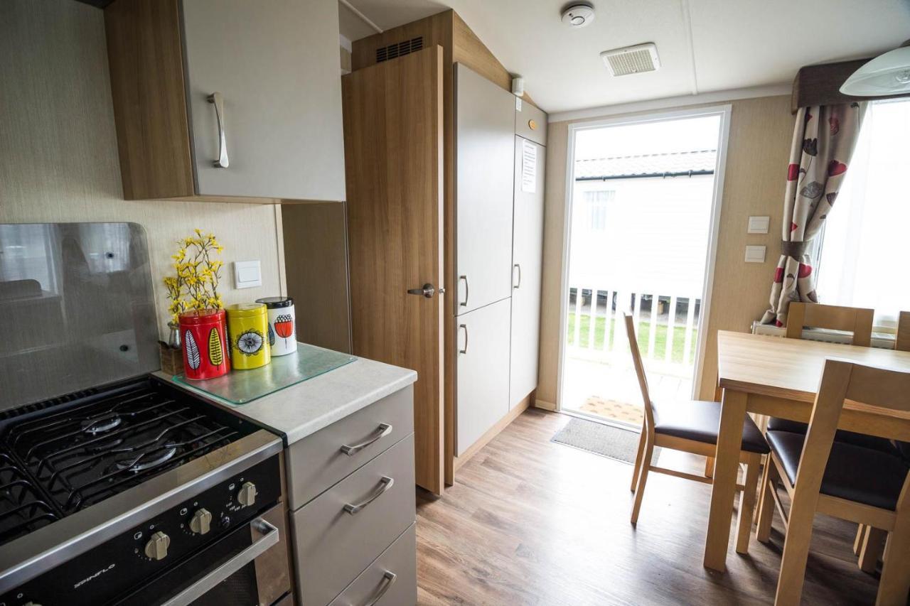 Hotel Beautiful 8 Berth Caravan For Hire At Seashore Haven Park In Norfolk Ref 22039C Great Yarmouth Esterno foto