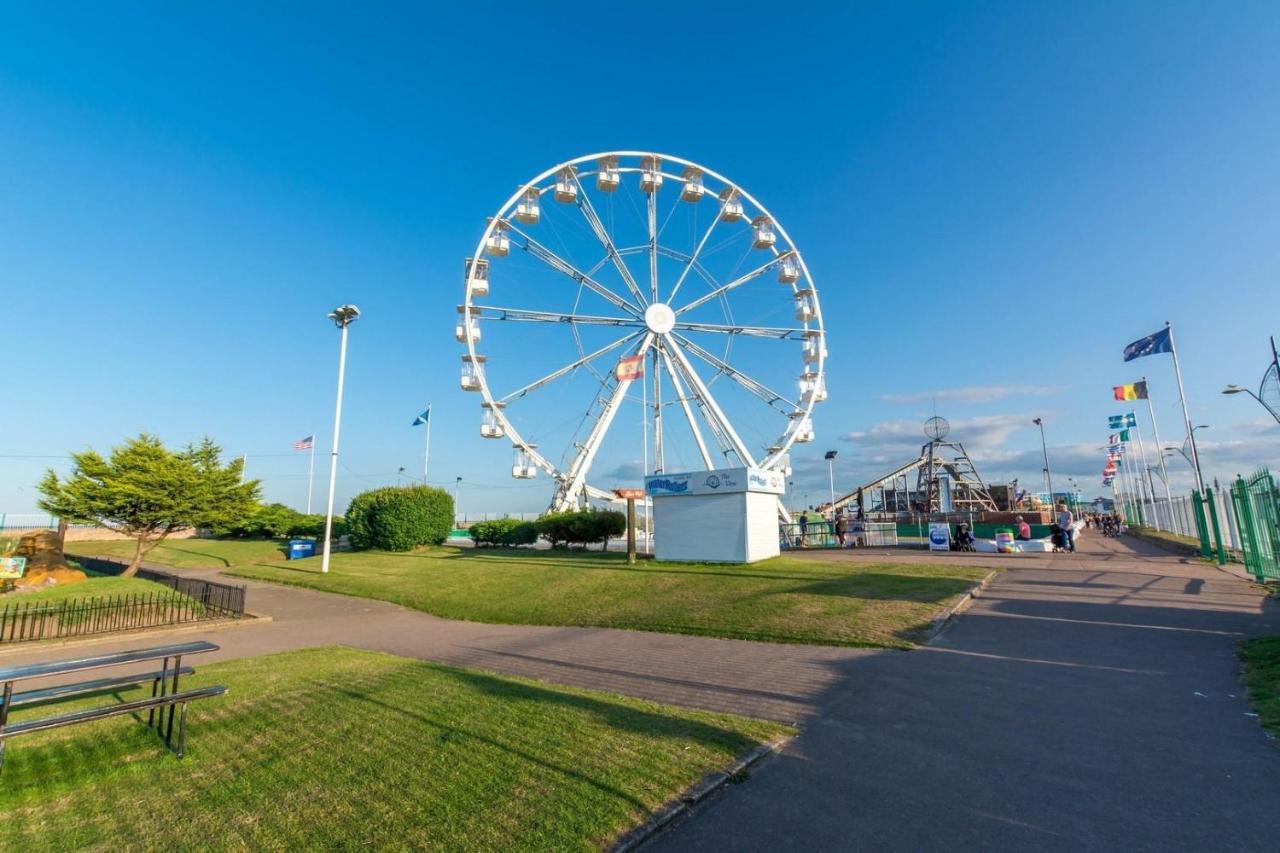 Hotel Beautiful 8 Berth Caravan For Hire At Seashore Haven Park In Norfolk Ref 22039C Great Yarmouth Esterno foto