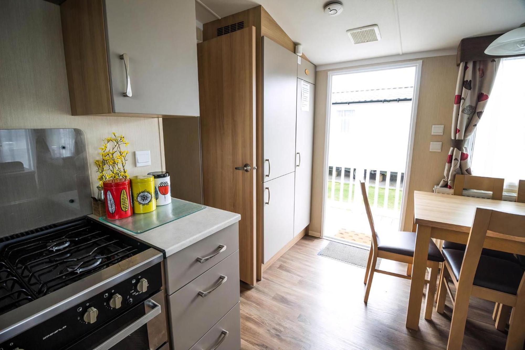 Hotel Beautiful 8 Berth Caravan For Hire At Seashore Haven Park In Norfolk Ref 22039C Great Yarmouth Esterno foto